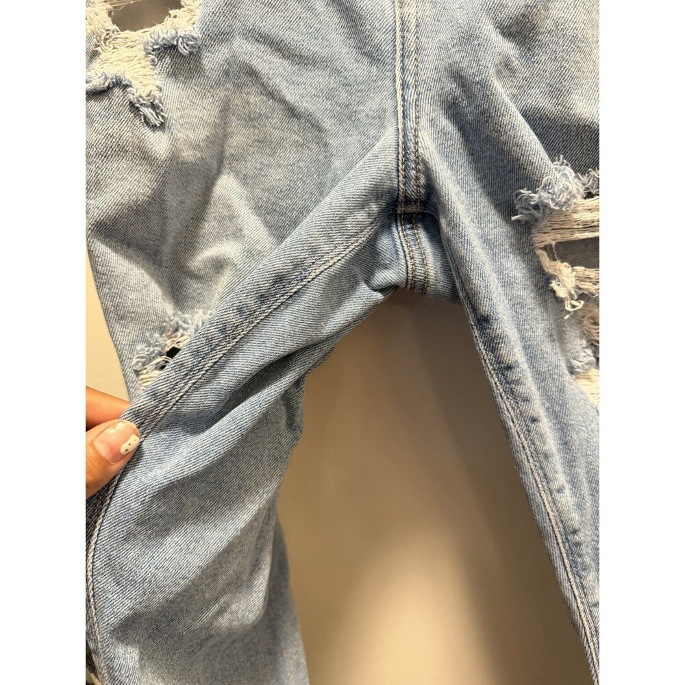 American Eagle Stretch Ripped Curvy Mom Jeans 8 - Picture 3 of 9
